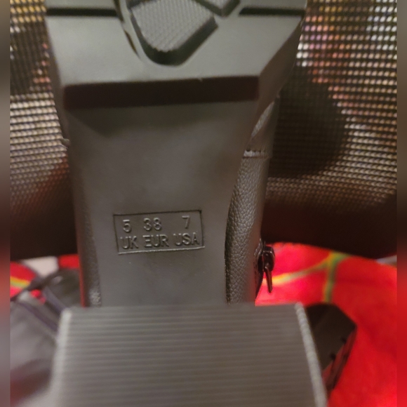 Primark Women's Black Leather Boots  Size 7 - Picture 10 of 12